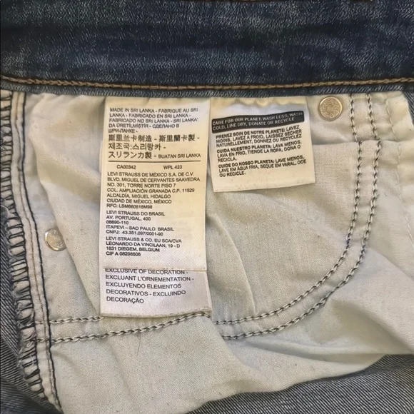 EUC Levi's Size 29 Distressed Skinny Jeans - Picture 6 of 6